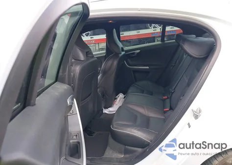 2015 Volvo S60 T6 R-Design Platinum из США, поврежденный, VIN YV1902TS7F1345877